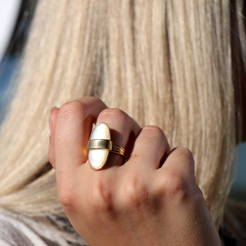 Bague ovale nacre vintage acier doré