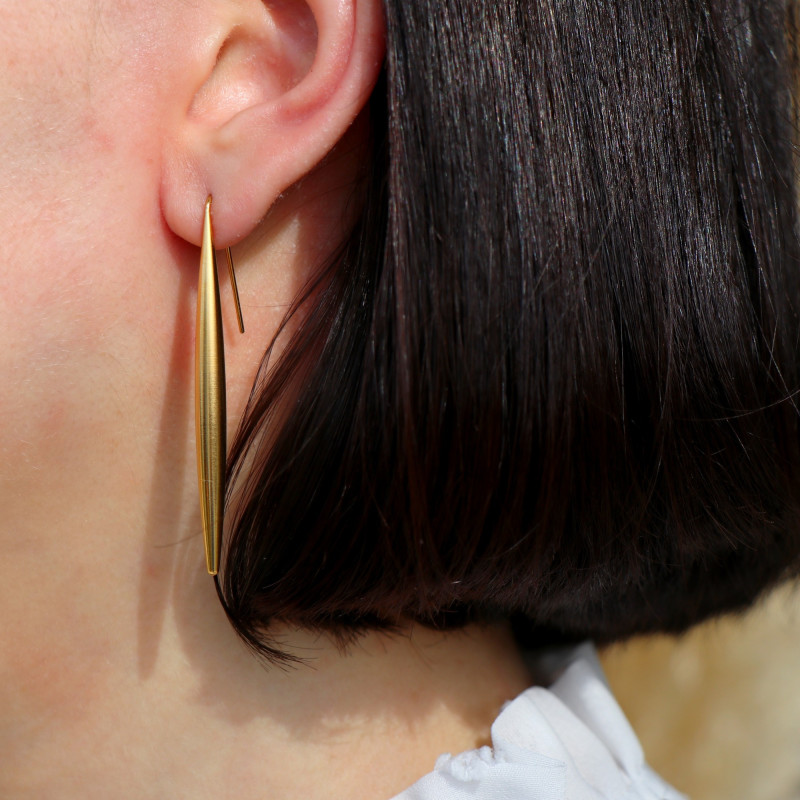 Boucle longue pendante goutte allongée