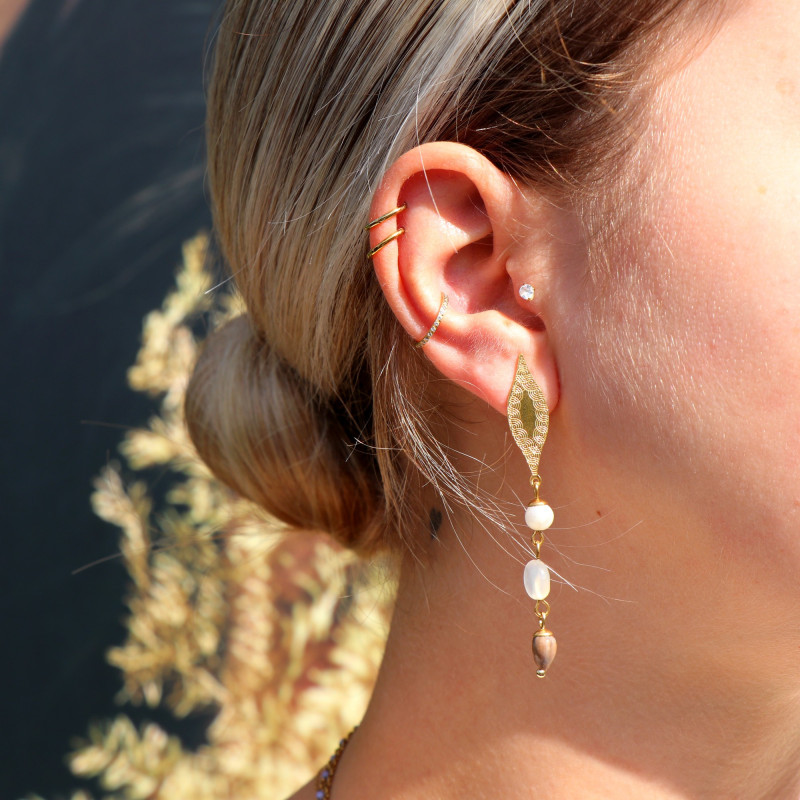 Boucles pendantes feuilles nacre, agate, graine