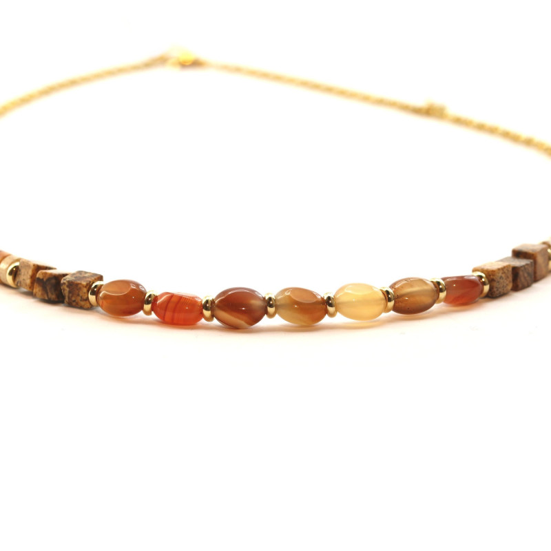 Collier court pierres fine oranges