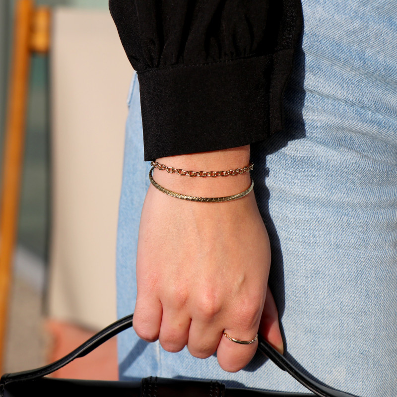 Bracelet demi jonc ciselé acier doré