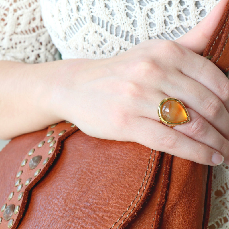 Bague goutte cornaline acier doré