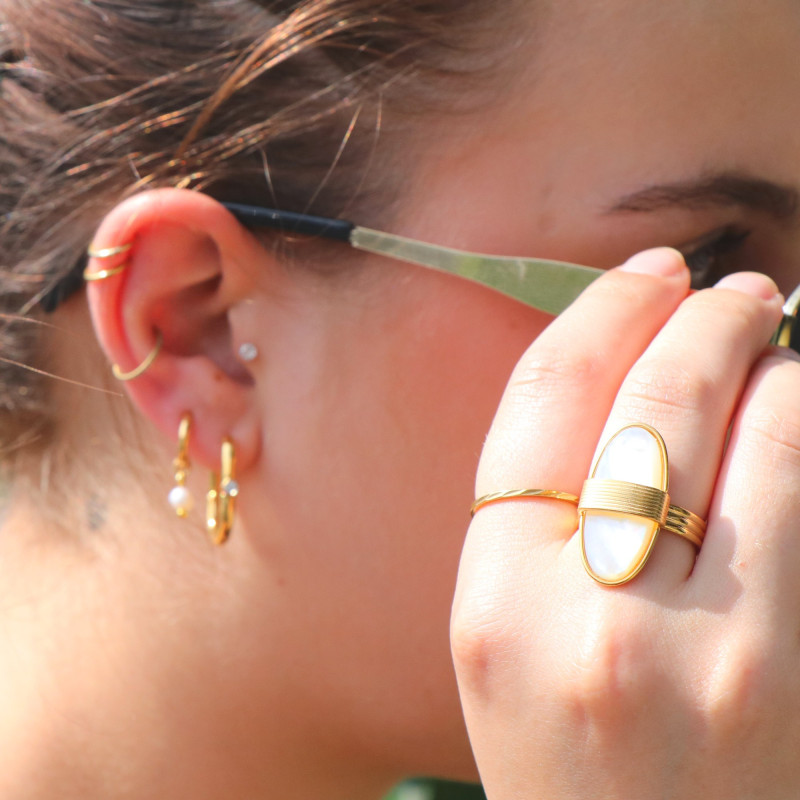 Bague ovale nacre vintage acier doré