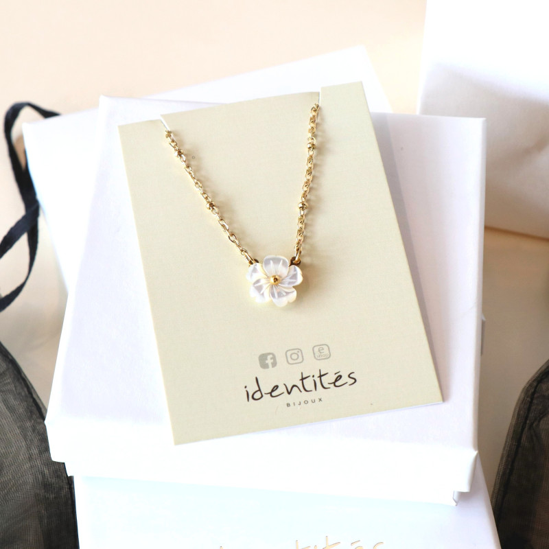 Collier fleur nacre - acier inox doré