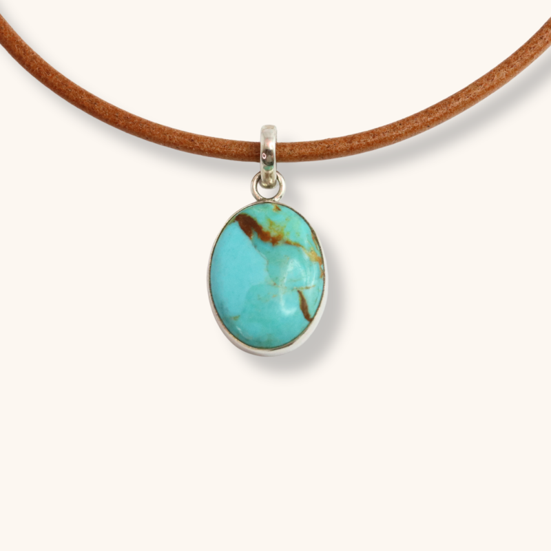 Pendentif ovale turquoise sur cuir - Argent
