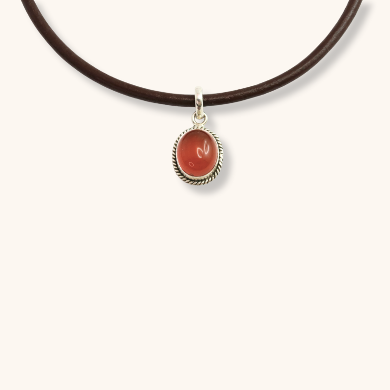 Pendentif rond ethnique cornaline sur cuir - Argent/acier