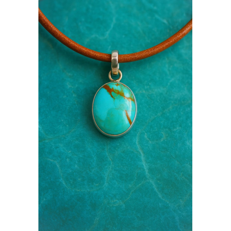 Pendentif ovale turquoise sur cuir - Argent